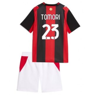 Køb  AC Milan Fikayo Tomori #23 hjemmebanetrøje sæt til børn 2026-27